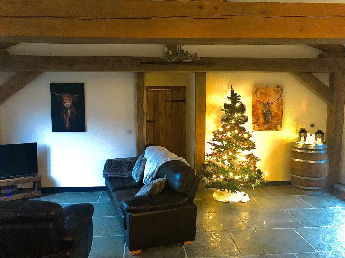 Trelaske Mill Cider Barn-With Hot Tub, Fire Pit Bbq Lewannick 외부 사진