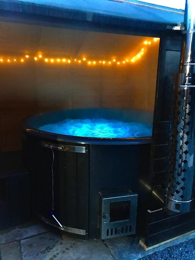 Trelaske Mill Cider Barn-With Hot Tub, Fire Pit Bbq Lewannick 외부 사진