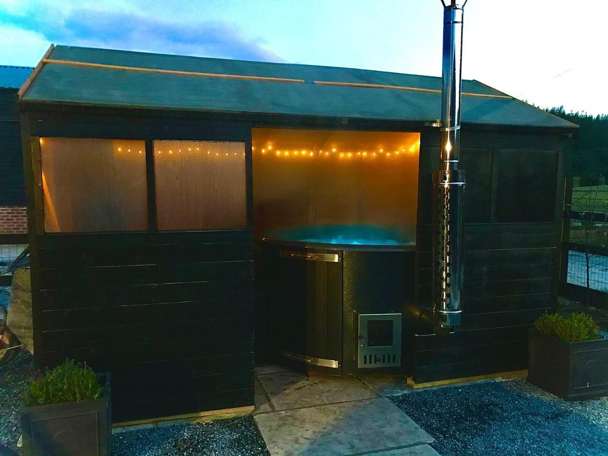 Trelaske Mill Cider Barn-With Hot Tub, Fire Pit Bbq Lewannick 외부 사진