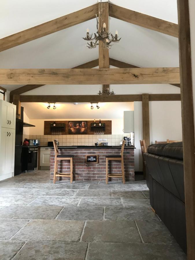 Trelaske Mill Cider Barn-With Hot Tub, Fire Pit Bbq Lewannick 외부 사진